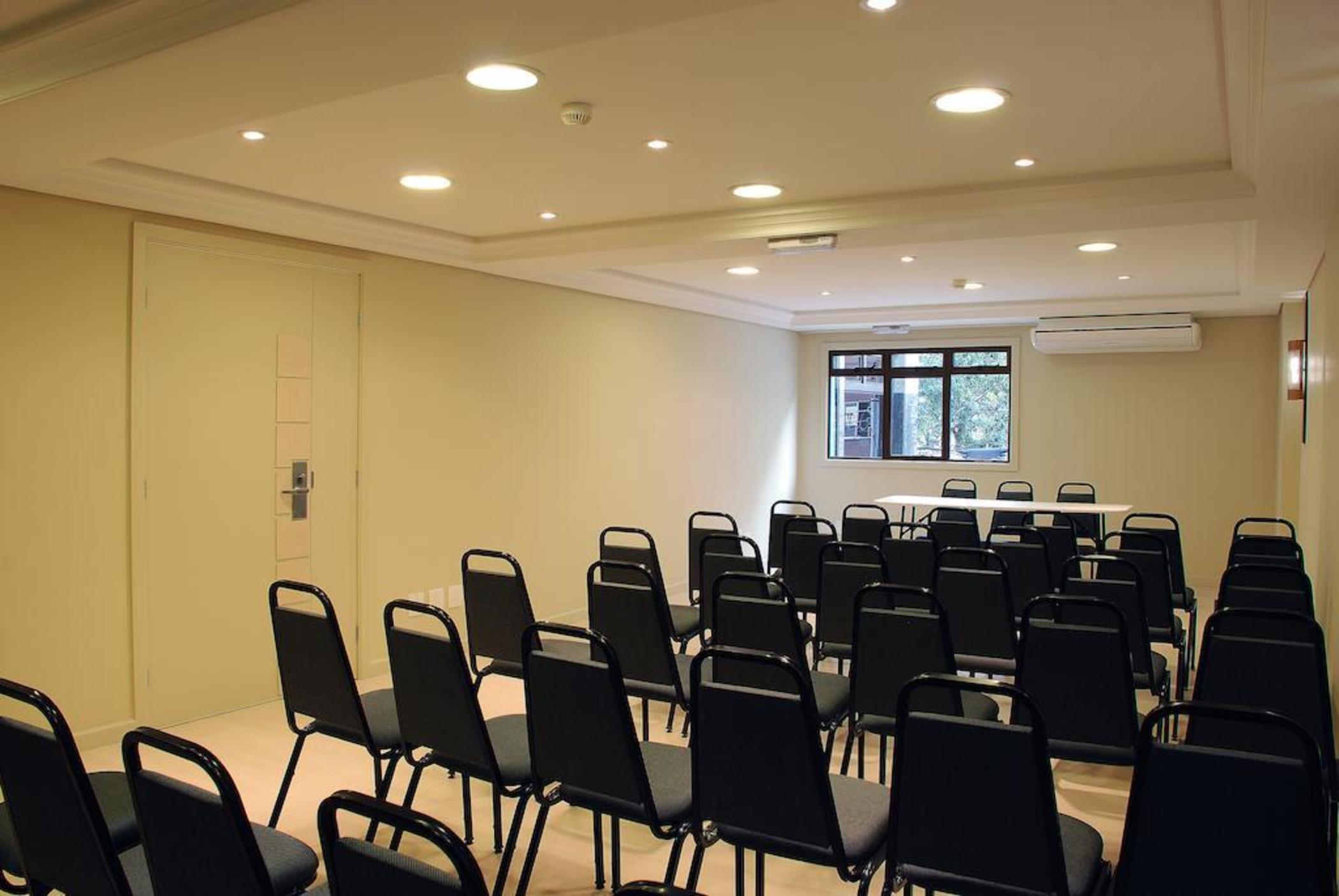 Master Curitiba Hotel - 1,6 Km Do Estadio Couto Pereira - Show Exterior photo